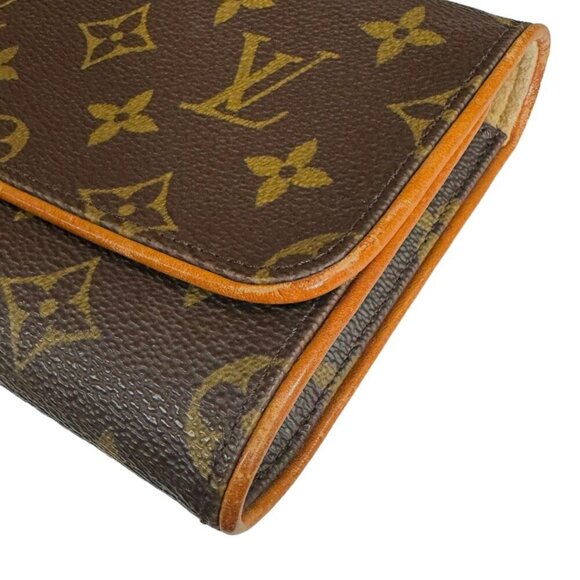 LOUIS VUITTON Brown Monogram Shoulder Bag - Picture 9 of 11